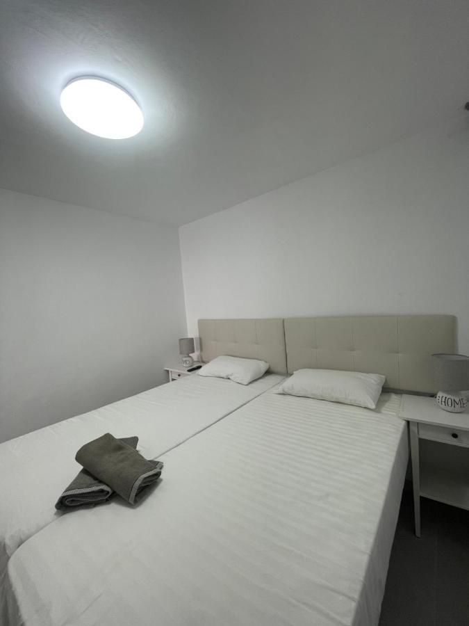 לאחארס Apartamentos Elena מראה חיצוני תמונה