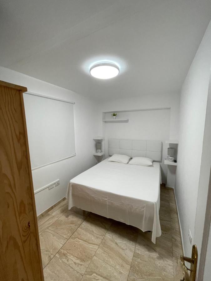 לאחארס Apartamentos Elena מראה חיצוני תמונה