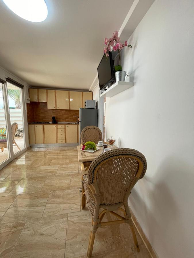 לאחארס Apartamentos Elena מראה חיצוני תמונה